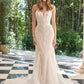 Vestido de Novia con Escote de Corazon con Motivo de Hojas con Cuentas y Capas de Tul, color Off White