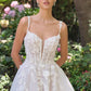 Vestido de Novia Corte en A con Aplicaciones en Flores y Abertura en la pierna