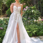 Vestido de Novia Corte en A con Aplicaciones en Flores y Abertura en la pierna