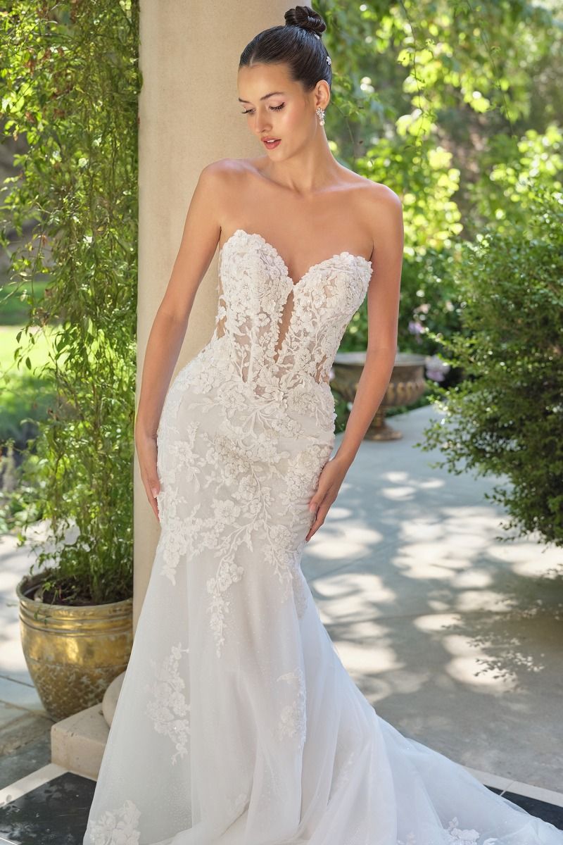 Vestido de Novia de Corte Sirena con Mangas de encaje Extraíbles y Espalda Abotonada, Color Off White