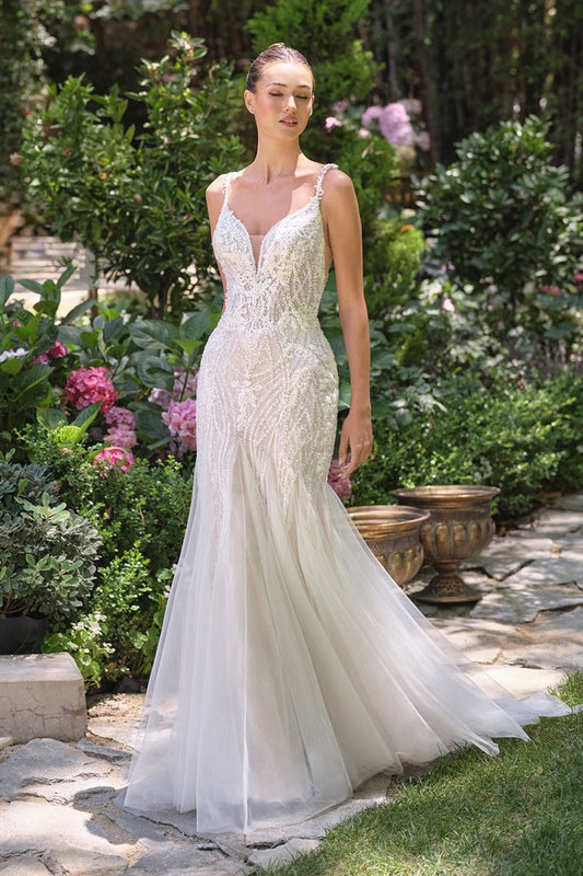 Vestido de Novia Corte Sirena Bordado con Tirantes y Escote de Corazón, Color Off White