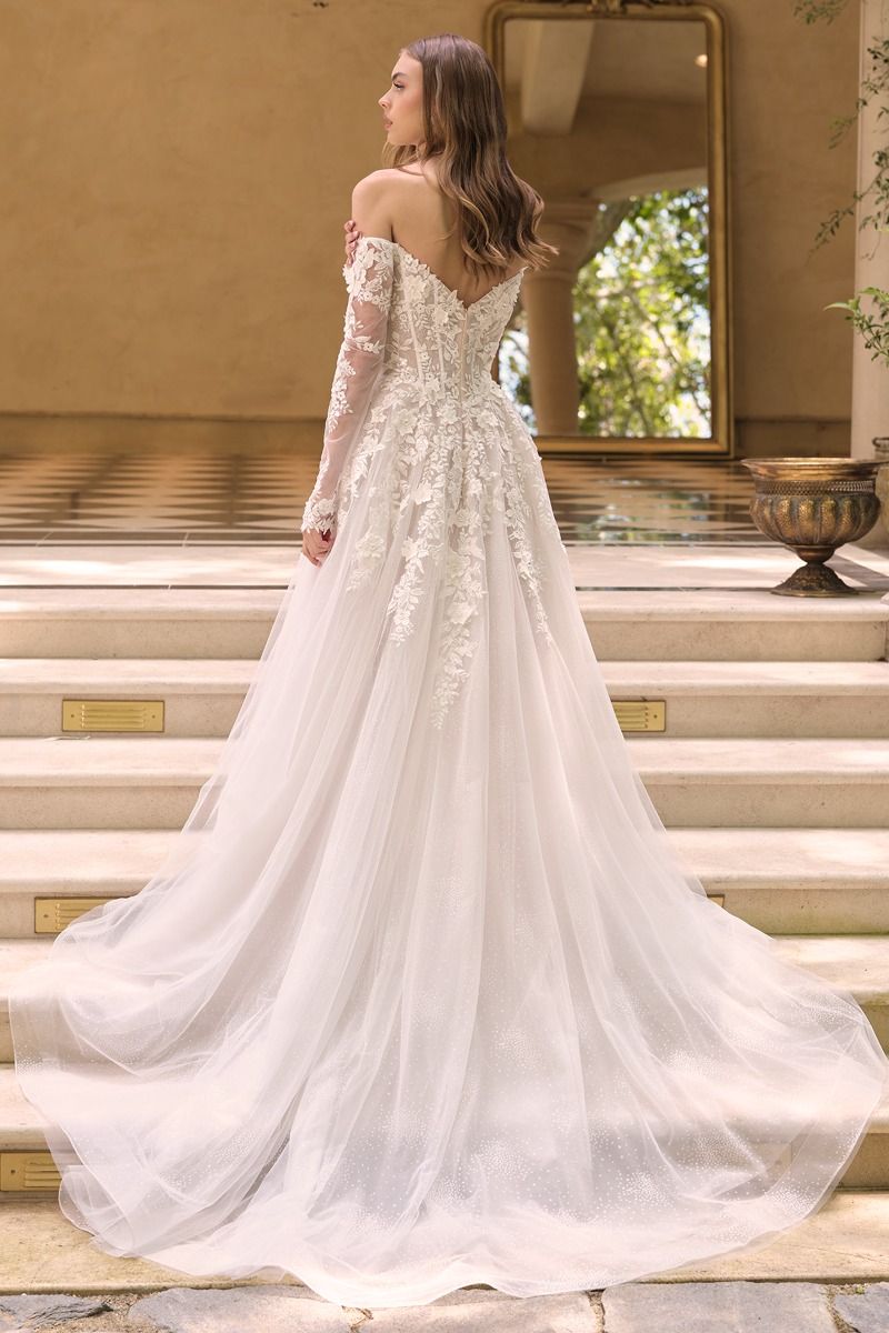 Vestido de Novia Escote corazón con Hombros Descubiertos, Mangas Ilusión Transparentes y Apliques de Encaje Floral en 3D, Color Off White