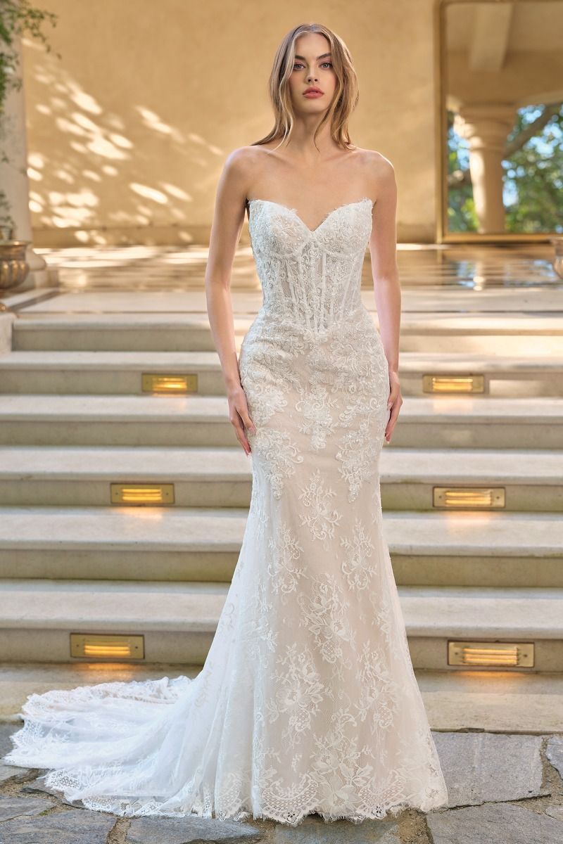 Vestido de Novia Corte Sirena de Encaje Con Bolero Desmontable, Color Off White Nude