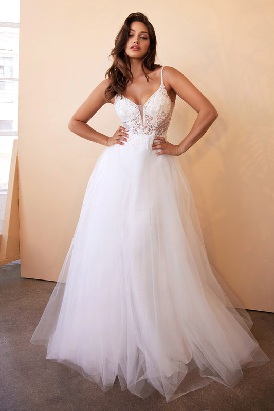 Vestido de novia evaséde tul a capas