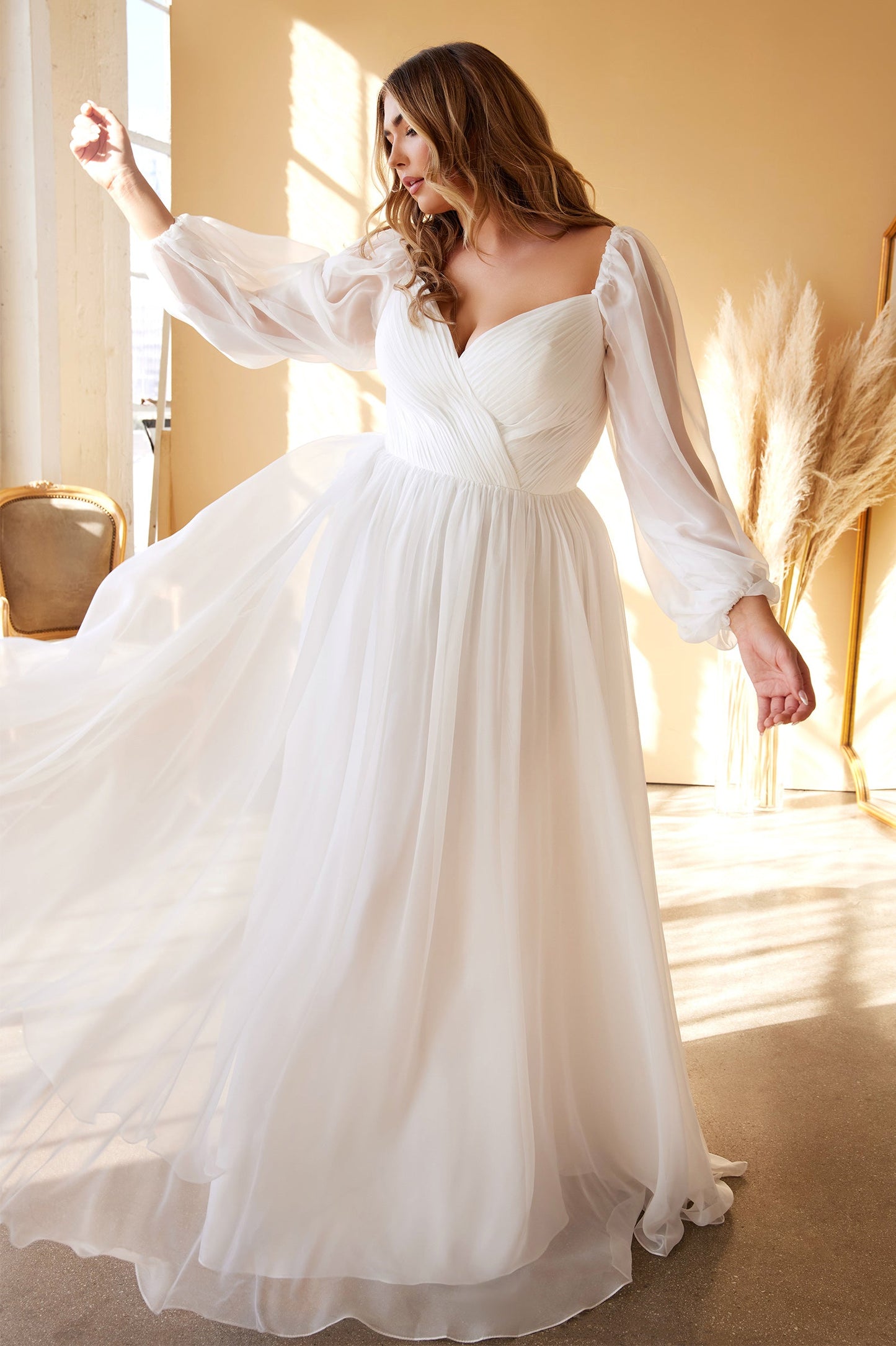 Vestido de novia de chifón con mangas transparentes